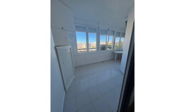 Resale - Apartment - Torrevieja - Acequion