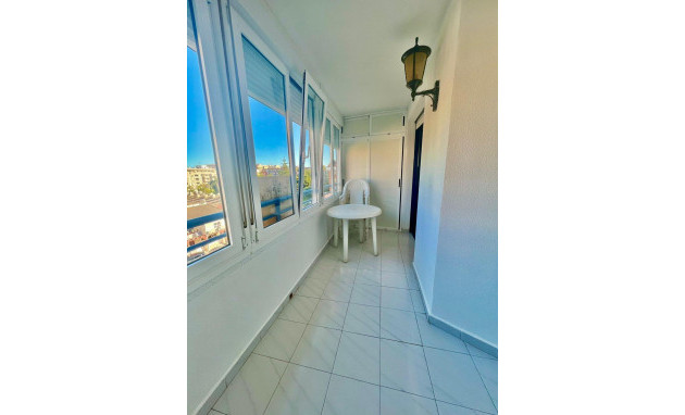 Resale - Apartment - Torrevieja - Acequion