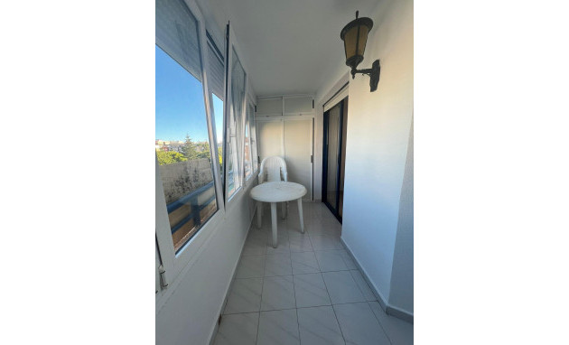 Resale - Apartment - Torrevieja - Acequion