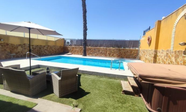 Revente - Villa - Torrevieja - Aguas nuevas 1