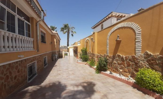 Revente - Villa - Torrevieja - Aguas nuevas 1