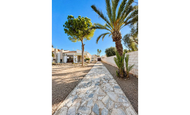 Herverkoop - Villa - Torrevieja - Aguas Nuevas