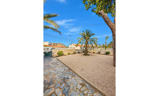 Herverkoop - Villa - Torrevieja - Aguas Nuevas