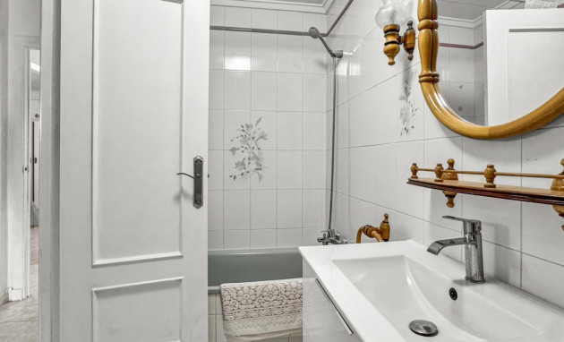 Herverkoop - Apartment - Torrevieja - Playa Los Locos