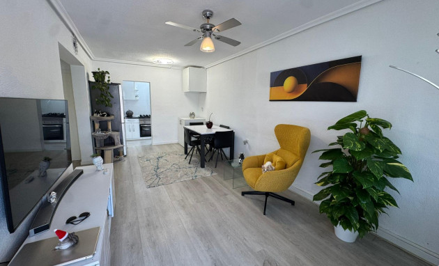 Herverkoop - Bungalow - Gelijkvloers - Torrevieja - La Siesta - El Salado - Torreta