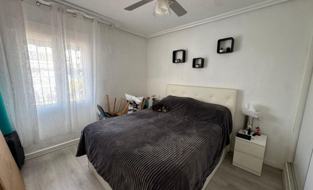 Herverkoop - Bungalow - Gelijkvloers - Torrevieja - La Siesta - El Salado - Torreta