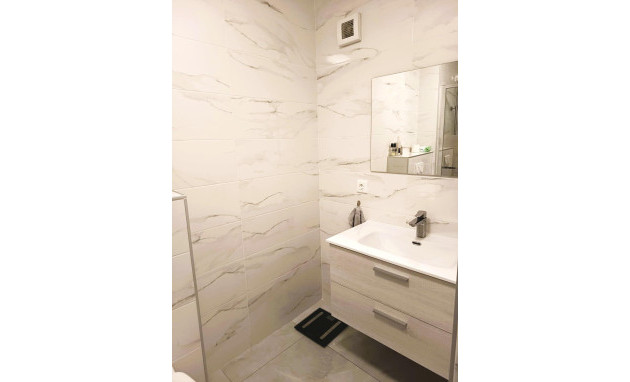 Herverkoop - Apartment - Torrevieja - Acequion