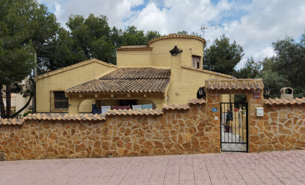 Herverkoop - Detached Villa - Orihuela Costa - Villamartin