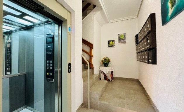 Resale - Apartment - La Mata