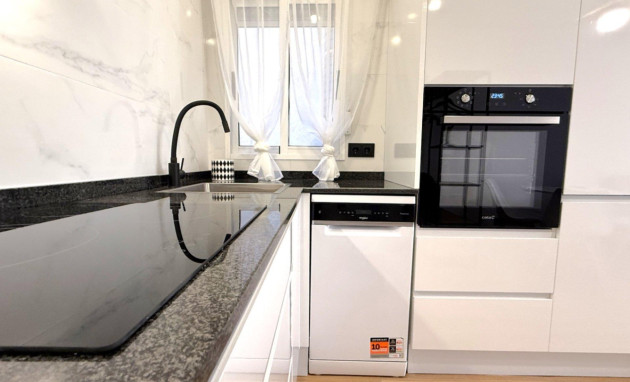 Resale - Apartment - Torrevieja - torrevieja
