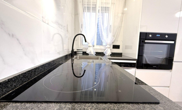 Resale - Apartment - Torrevieja - torrevieja