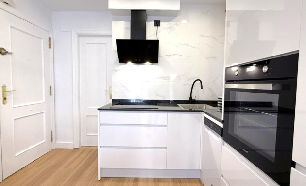 Resale - Apartment - Torrevieja - torrevieja