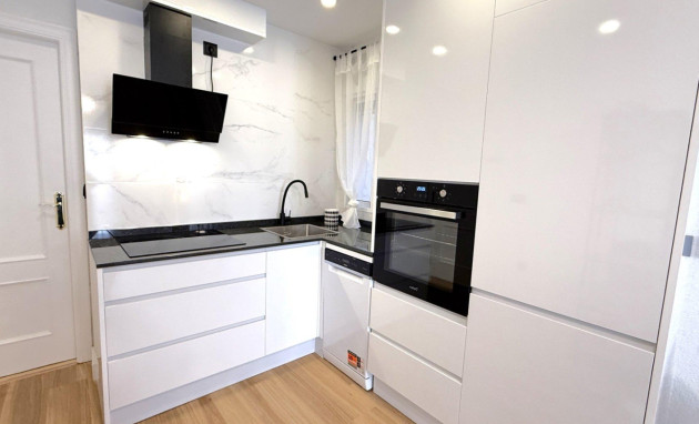 Resale - Apartment - Torrevieja - torrevieja
