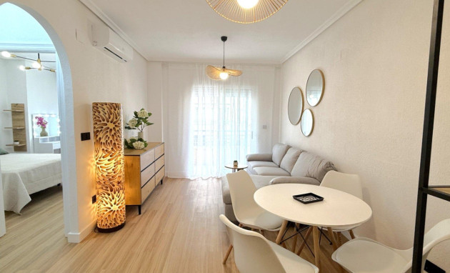 Resale - Apartment - Torrevieja - torrevieja