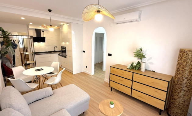 Resale - Apartment - Torrevieja - torrevieja
