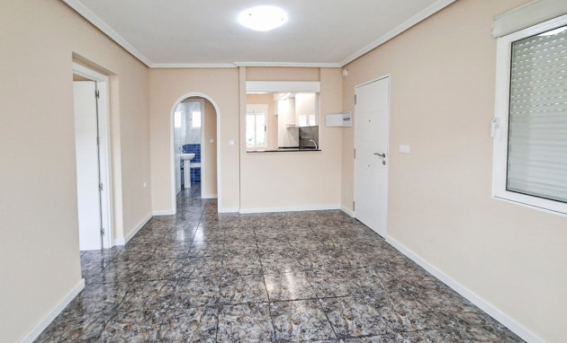 Resale - Bungalow - Groundfloor - Orihuela Costa