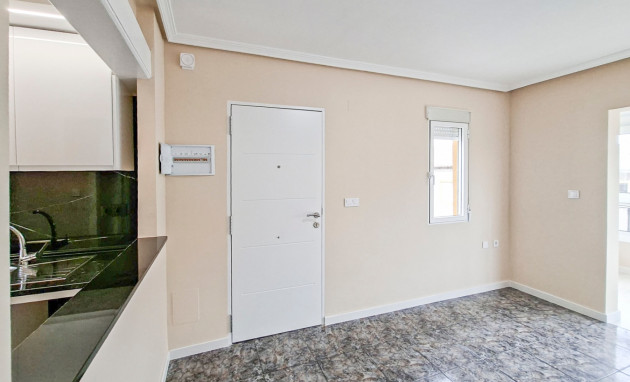Resale - Bungalow - Groundfloor - Orihuela Costa