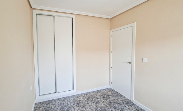 Resale - Bungalow - Groundfloor - Orihuela Costa