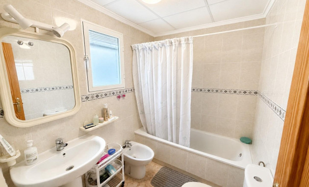 Herverkoop - Apartment - Torrevieja - Estacion de autobuses