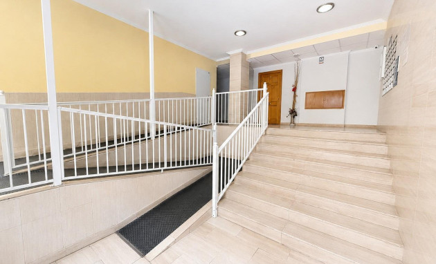 Herverkoop - Apartment - Torrevieja - Estacion de autobuses