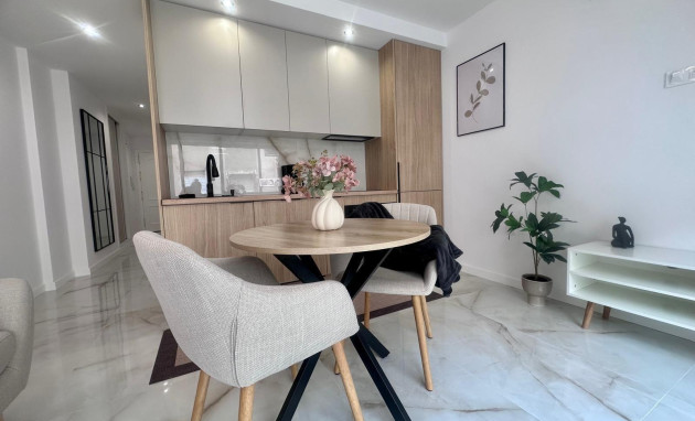 Herverkoop - Apartment - Torrevieja - Estacion de autobuses