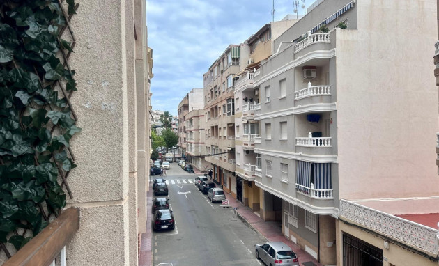 Herverkoop - Apartment - Torrevieja - Estacion de autobuses