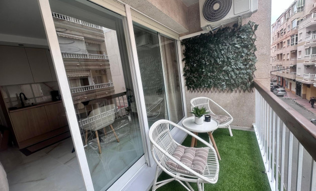 Herverkoop - Apartment - Torrevieja - Estacion de autobuses