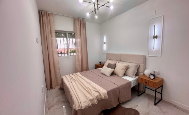 Herverkoop - Apartment - Torrevieja - Estacion de autobuses