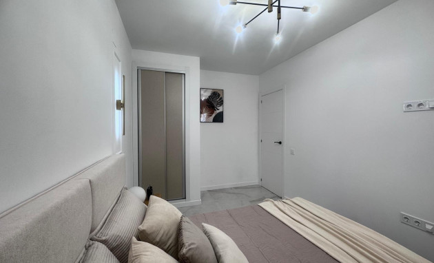 Herverkoop - Apartment - Torrevieja - Estacion de autobuses