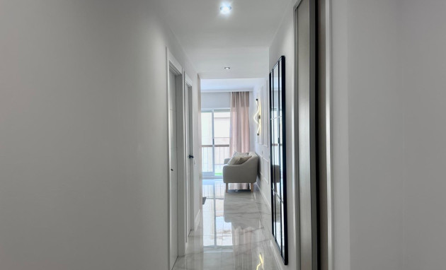 Herverkoop - Apartment - Torrevieja - Estacion de autobuses