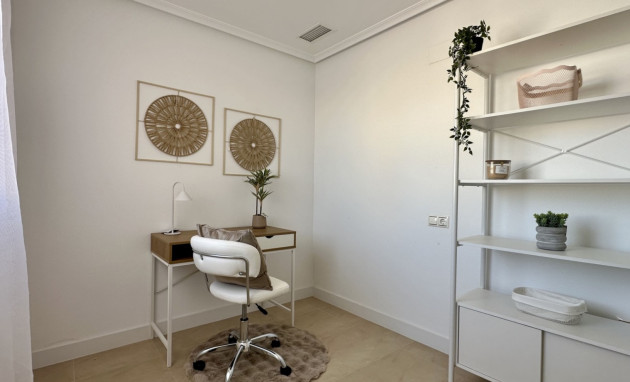 Resale - Apartment - Torrevieja - Torrevieja - Centre