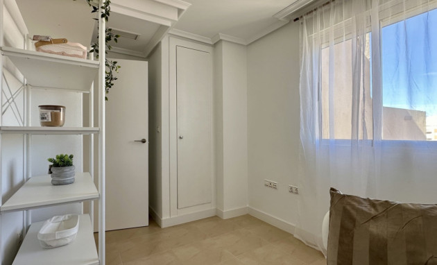 Resale - Apartment - Torrevieja - Torrevieja - Centre