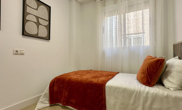 Resale - Apartment - Torrevieja - Torrevieja - Centre