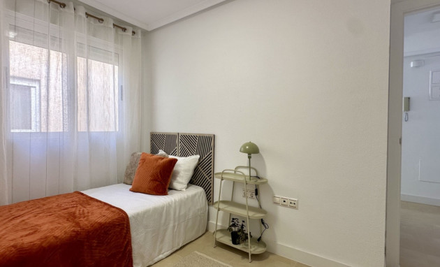 Resale - Apartment - Torrevieja - Torrevieja - Centre