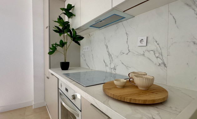 Resale - Apartment - Torrevieja - Torrevieja - Centre
