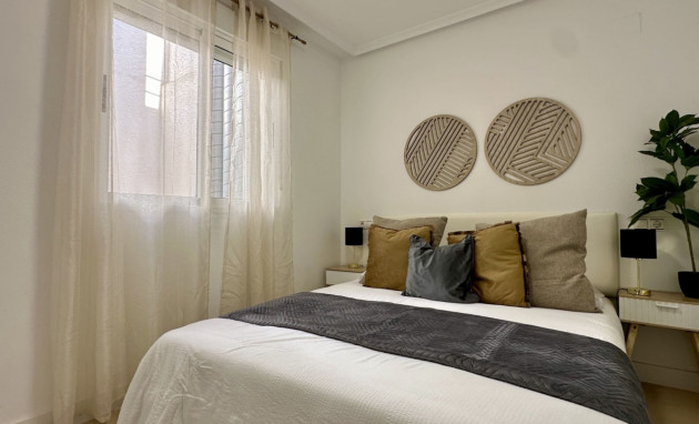 Resale - Apartment - Torrevieja - Torrevieja - Centre