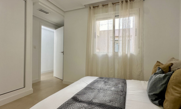 Resale - Apartment - Torrevieja - Torrevieja - Centre