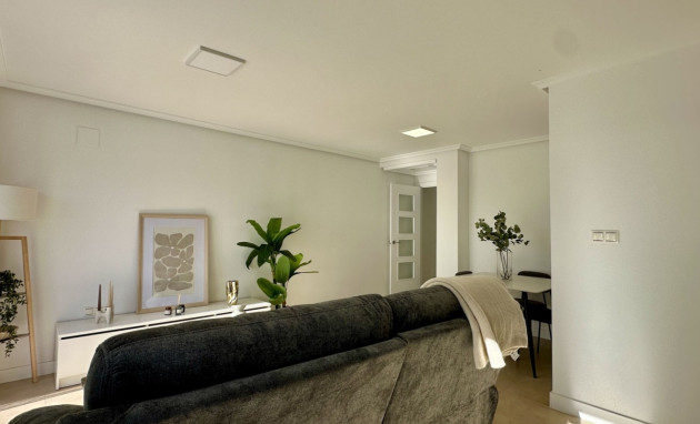 Resale - Apartment - Torrevieja - Torrevieja - Centre