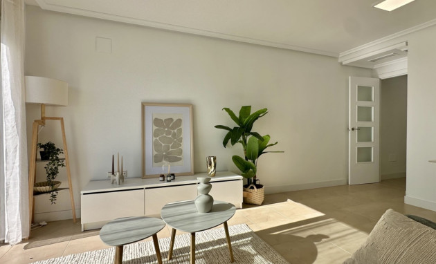 Resale - Apartment - Torrevieja - Torrevieja - Centre