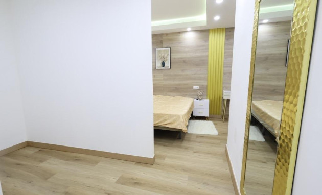 Herverkoop - Apartment - Torrevieja - Centro