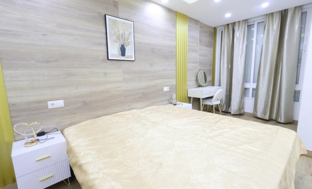 Herverkoop - Apartment - Torrevieja - Centro