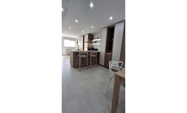 Herverkoop - Apartment - Torrevieja - Playa Acequion