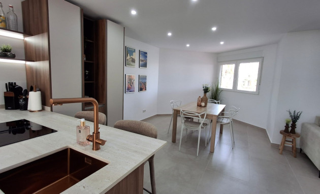 Herverkoop - Apartment - Torrevieja - Playa Acequion