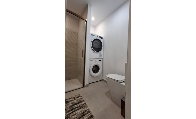 Resale - Apartment - Torrevieja - Playa Acequion