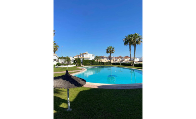 Herverkoop - Bungalow - Gelijkvloers - Torrevieja - Torre la mata