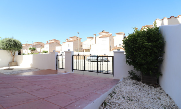 Herverkoop - Detached Villa - San Miguel de Salinas - Lake View Mansions