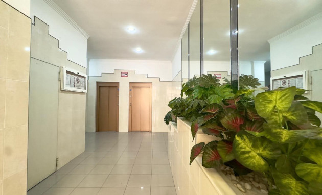 Herverkoop - Apartment - Torrevieja - Centro