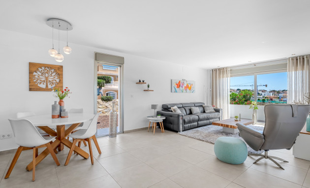 Herverkoop - Detached Villa - La Marina - La Marina - Urbanization