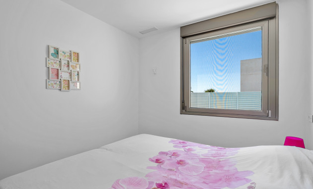 Herverkoop - Detached Villa - La Marina - La Marina - Urbanization