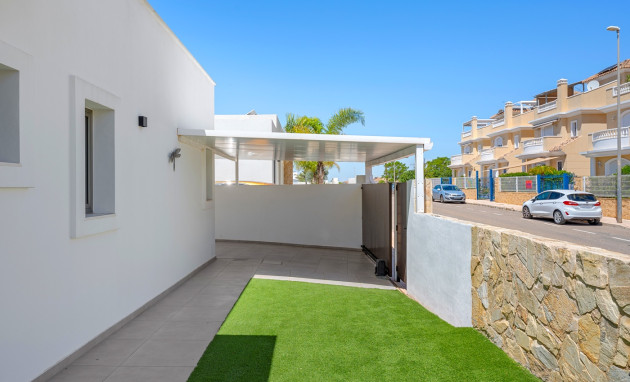 Herverkoop - Detached Villa - La Marina - La Marina - Urbanization